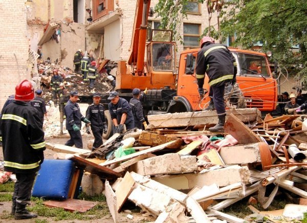 У завалах будинку в Луцьку знайшли тіло другого загиблого. ФОТО