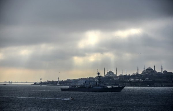 Американський есмінець дістався Чорного моря. ВІДЕО