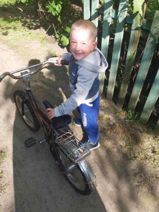 Дітям волинського Героя подарували велосипеди