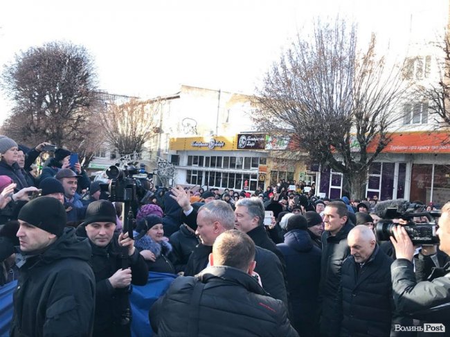 У Луцьк приїхав Петро Порошенко. ФОТО