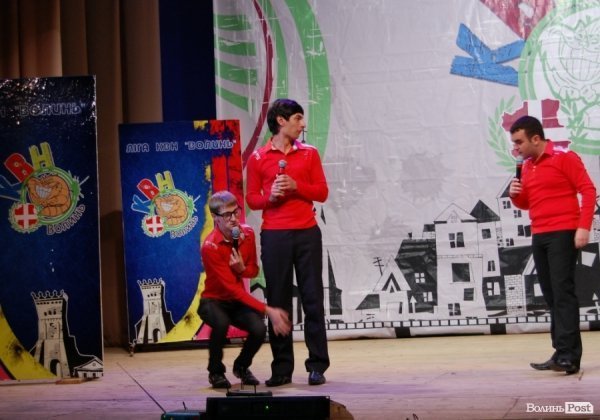 У Луцьку на КВНі із заступника луцького мера «зняли» джинси. ФОТО