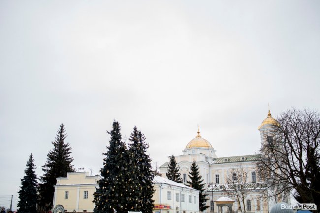 Центр Луцька «поставила на вуха» новорічна фура «Coca-Cola». ФОТО