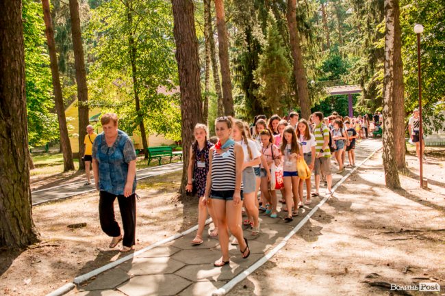 Незабутні знайомства і розваги: як діти з Луганщини провели день у таборі на Світязі. ФОТО