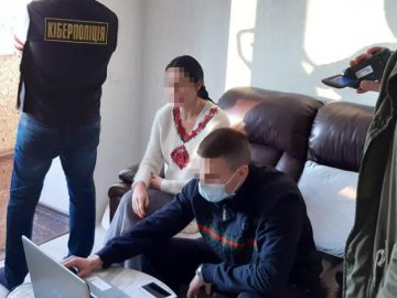 Пенсіонер після скандалу з дружиною «здав» волинянку, яка продавала свої порно фото