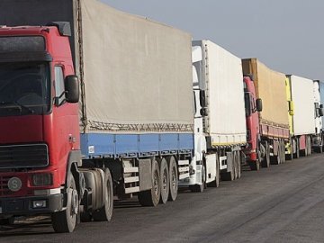 У черзі на «Ягодині» скупчилося вже 810 фур