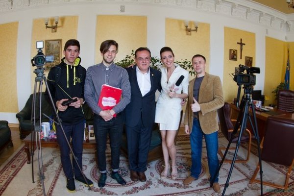 Студенти СНУ провели «ревізію» у кабінеті ректора. ВІДЕО