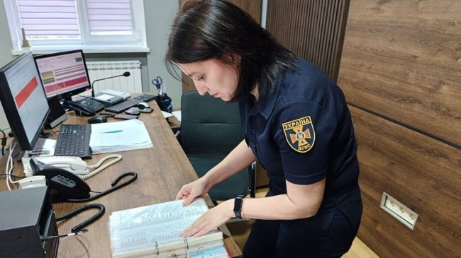 «Найскладніше в роботі, коли є загиблі»: історія радіотелефоністки пожежної частини Луцька