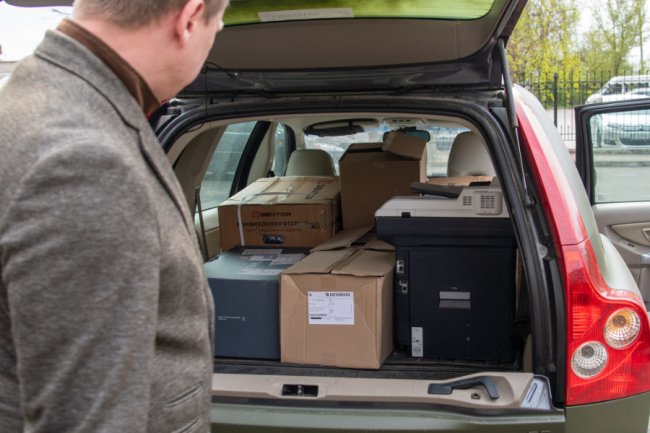 З Волині на передову вирушили позашляховик та карета «швидкої» з допомогою