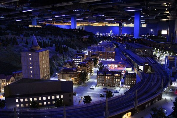 Може бути навіть більш красивий, ніж його денний побратим