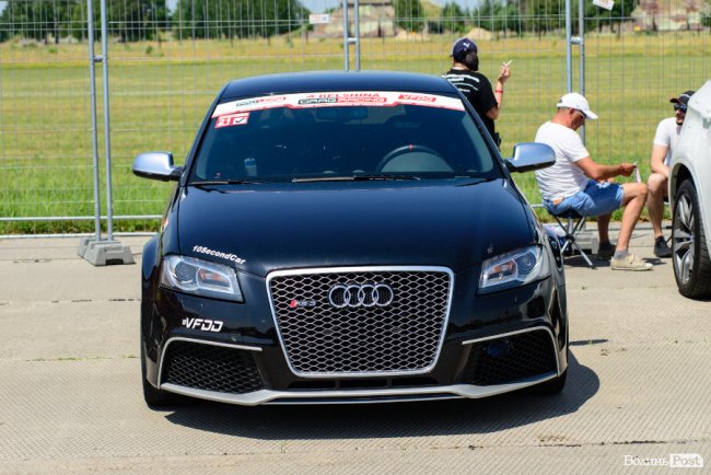 У Луцьку стартували видовищні змагання дрег-рейсерів. ФОТО