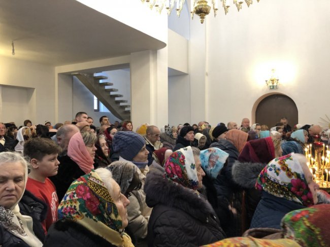 В храмі на 40-му мікрорайоні у Луцьку на Різдво провели перше богослужіння. ФОТО