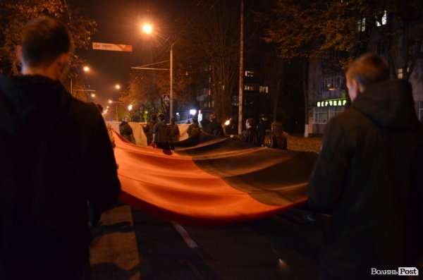У Луцьку відбулася смолоскипна хода на честь річниці УПА. ФОТО. ВІДЕО