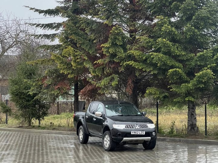 Ще один автомобіль на передову передала Боратинська громада