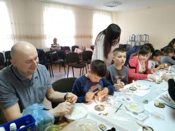 Волинські енергетики опановували писанкарство. ФОТО