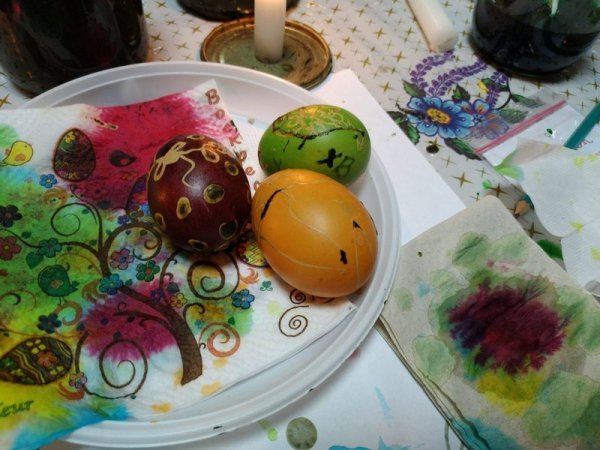 Волинські енергетики опановували писанкарство. ФОТО