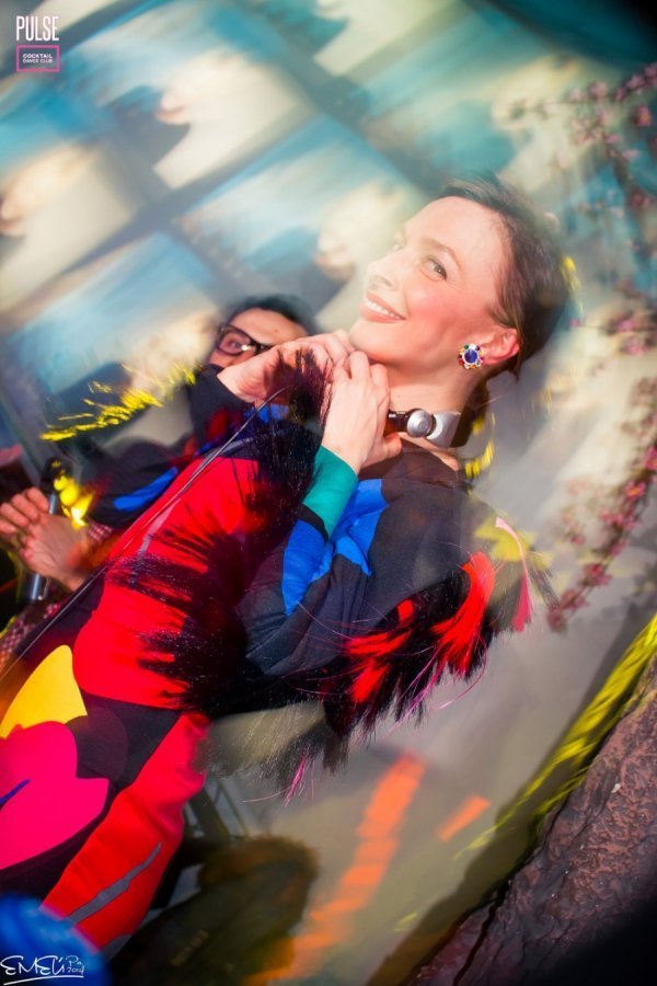 Телеведуча Василіса Фролова розважала лучан на День закоханих. ФОТО