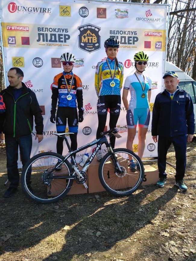 Луцькі велосипедистки тріумфували на всеукраїнському весняному чемпіонаті