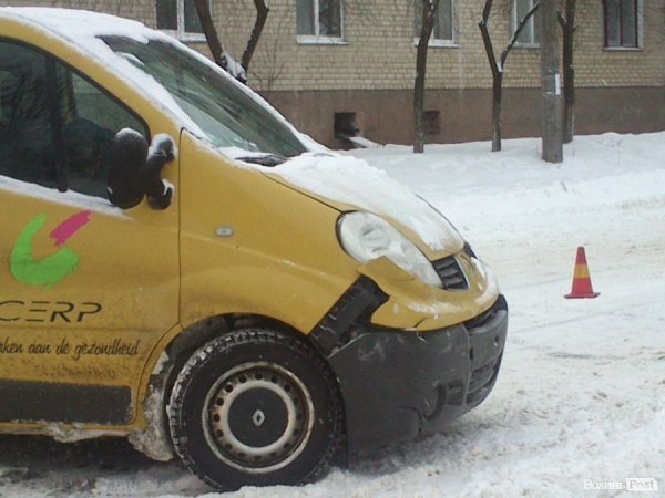 Аварія у Луцьку: мікроавтобус «влетів» у легковик. ФОТО