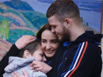 В Україну повернули двох дітей, яких забрали окупанти 