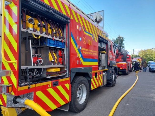 Евакуювали семирічну дитину: повідомили деталі пожежі у Луцьку. ФОТО 