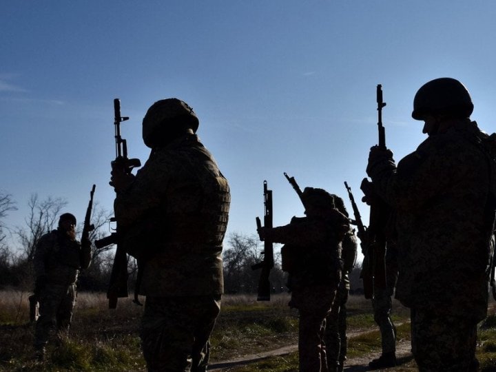 Зеленський заявив про перехід до контрактної армії