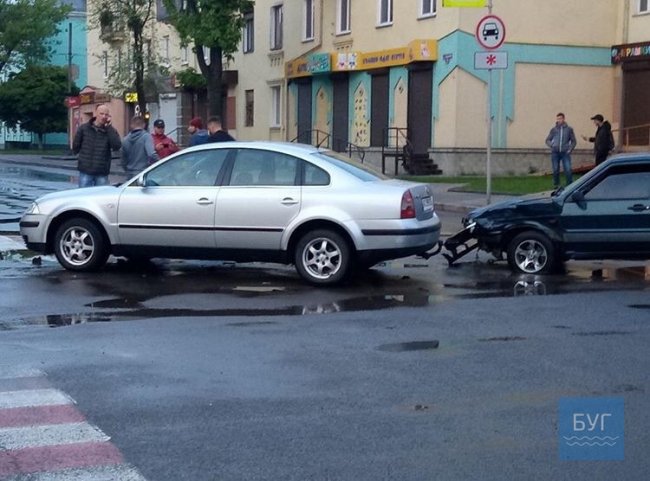 У Нововолинську зіткнулися два автомобілі. ФОТО