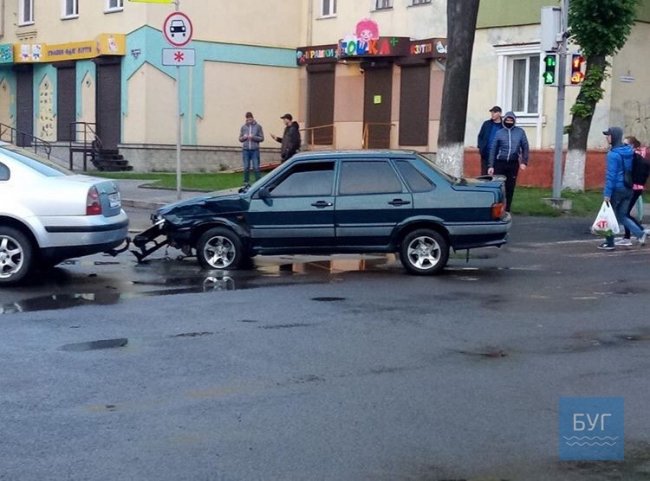 У Нововолинську зіткнулися два автомобілі. ФОТО