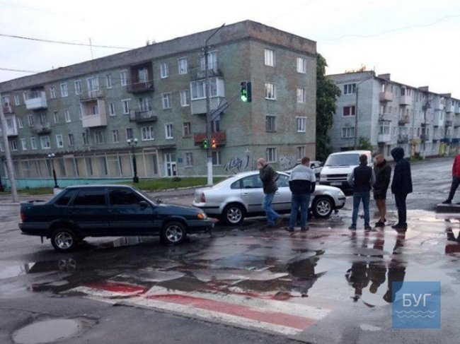 У Нововолинську зіткнулися два автомобілі. ФОТО