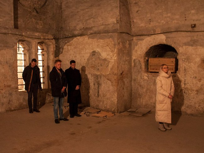 Вперше за 75 років у підземеллях луцького костелу провели богослужіння. ФОТО