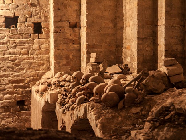 Вперше за 75 років у підземеллях луцького костелу провели богослужіння. ФОТО