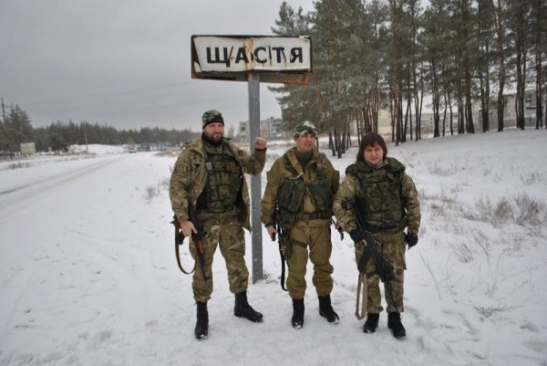 Волиняни подарували джип українським військовим. ФОТО