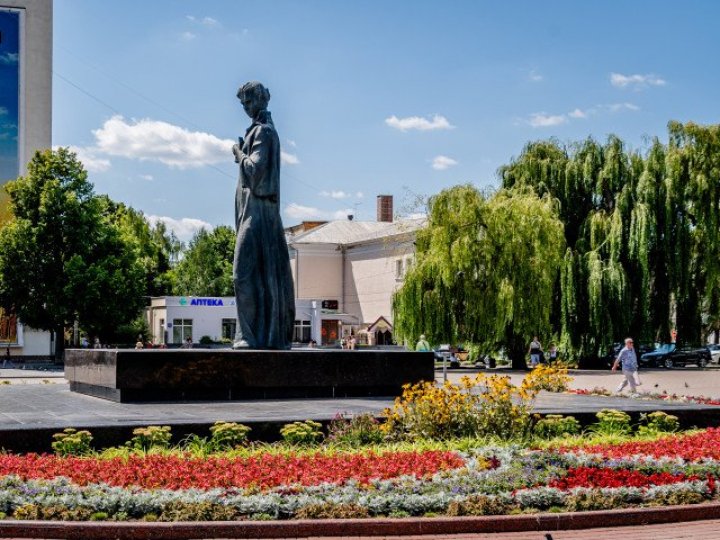 Зниклі безвісти: у Луцьку на Театральному майдані планують розмістити фотостенд з портретами військових