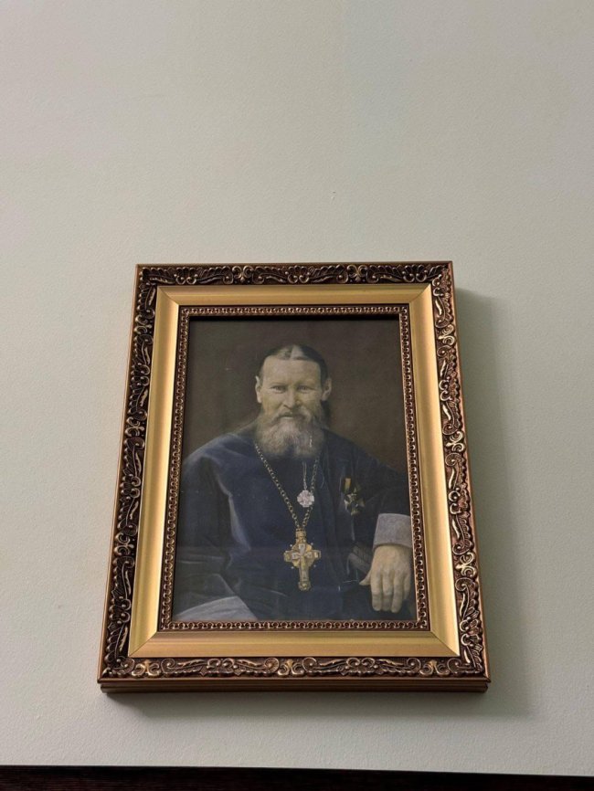 «Герб нашого ворога знаходиться в кабінеті очільника єпархії. Це абсурд»: історик - про російські символи в Успенському соборі