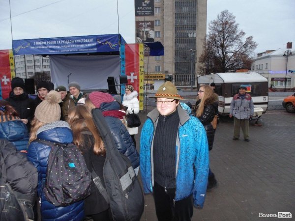 Лучанам передали Вифлиємський вогонь миру. ФОТО. ВІДЕО