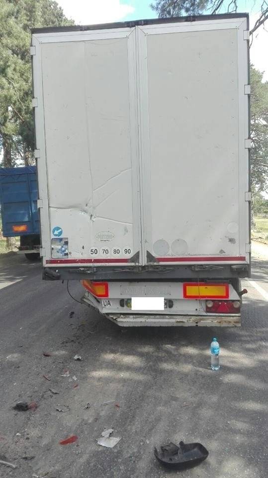 ДТП в Дерно: бус в'їхав в фуру. ФОТО