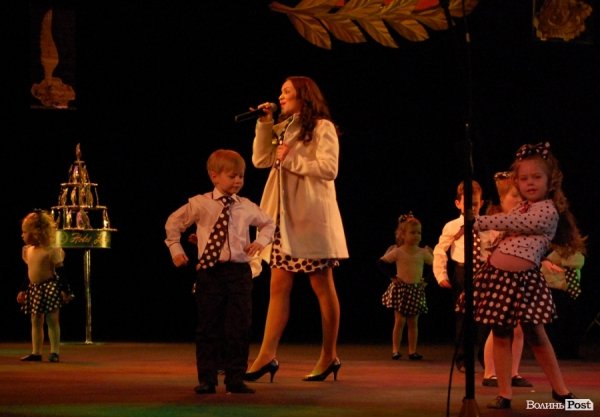 Малюки центру «Світлинка» були окрасою вечора