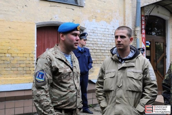 Учасники бойових дій пікетують військову прокуратуру в Луцьку. ФОТО