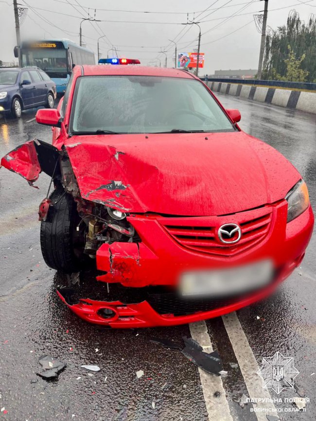 У Луцьку на мосту зіштовхнулися три автомобілі:  повідомили деталі аварії