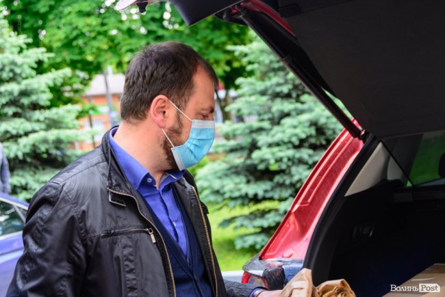 Дві волинські лікарні отримали 1400 швейцарських ІФА-тестів, що визначають антитіла до COVID-19. ФОТО