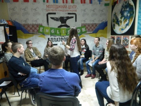 Молодь у Луцьку популяризує англійську. ФОТО