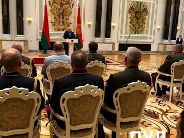 Лукашенко заявив, що наказав привести армію у «повну бойову готовність»