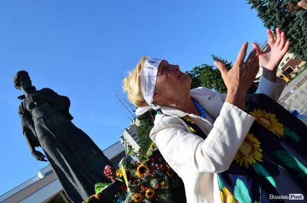 Лучанка оголосила голодування і погрожує самогубством. ФОТО