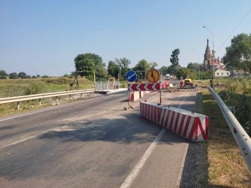 У Луцькому районі ремонтують міст: показали перші результати