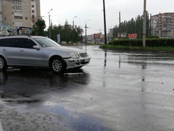 У Луцьку зіткнулися два Mercedes. ФОТО