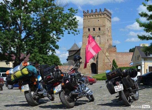Під Луцьком - тусовка байкерів. ФОТО