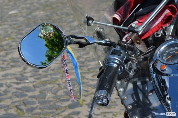 Під Луцьком - тусовка байкерів. ФОТО