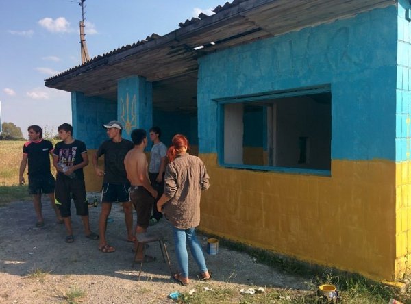 На Волині розфарбували ще одну зупинку. ФОТО