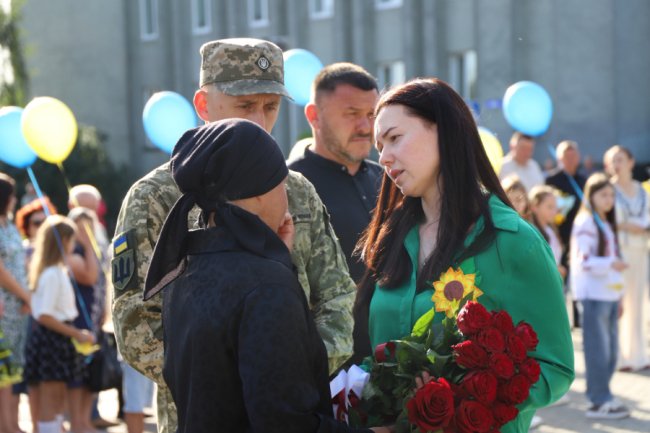 В громаді на Волині родинам полеглих воїнів вручили посмертні ордени «За мужність»