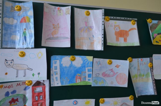 Кольорові стіни, ігрова кімната і басейн: луцька школа №27 зсередини. ФОТО