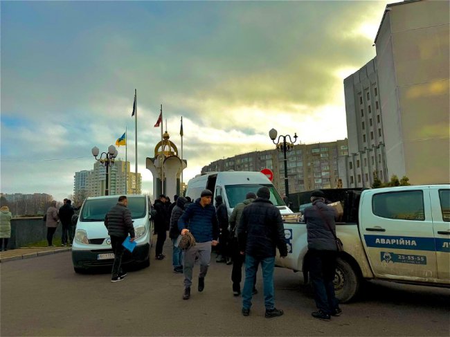 Волиняни допомагають відновлювати теплопостачання у Кривому Розі після ракетної атаки росії